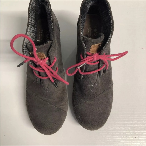 Tom's Women's Grey Suede Leather Desert Wedge Hot Pink Lace Up Booties size 7 - Picture 3 of 8
